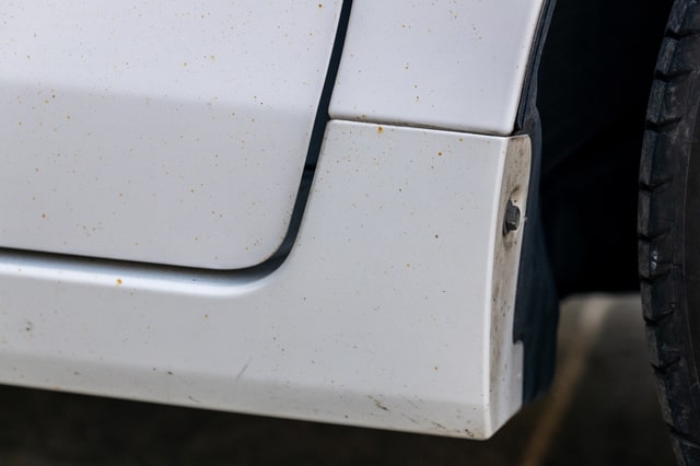 車に鉄粉がつくのはなぜ？見分け方と対処法、予防法について解説